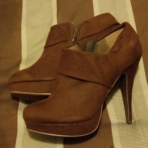 Ladies shoes